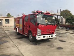 Φορτηγό προσβολής του πυρός αερολιμένων βυτιοφόρων νερού diesel 5000L της Ιαπωνίας 700P 4x2